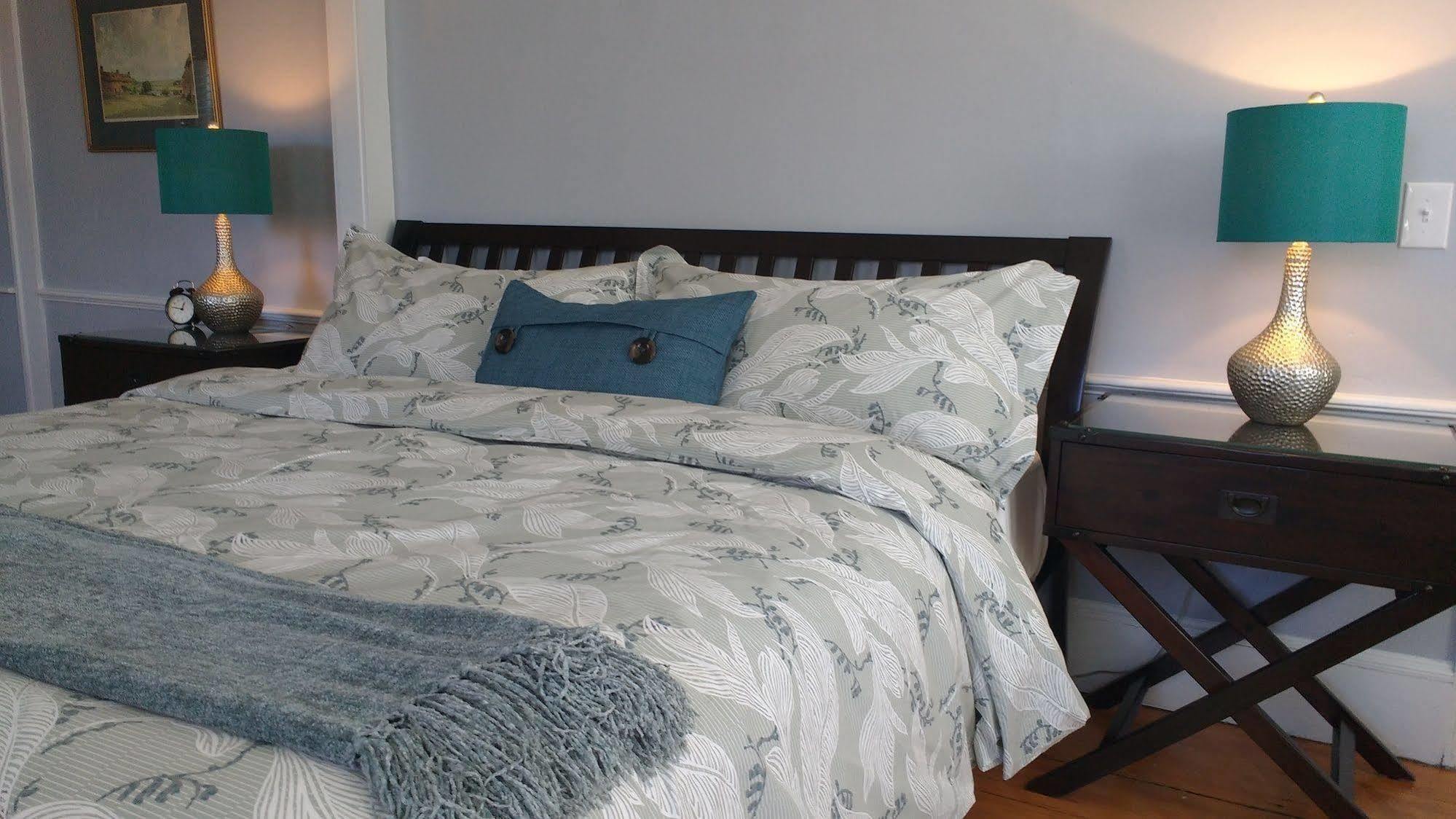 The Parsonage Bed & Breakfast East Orleans ภายนอก รูปภาพ